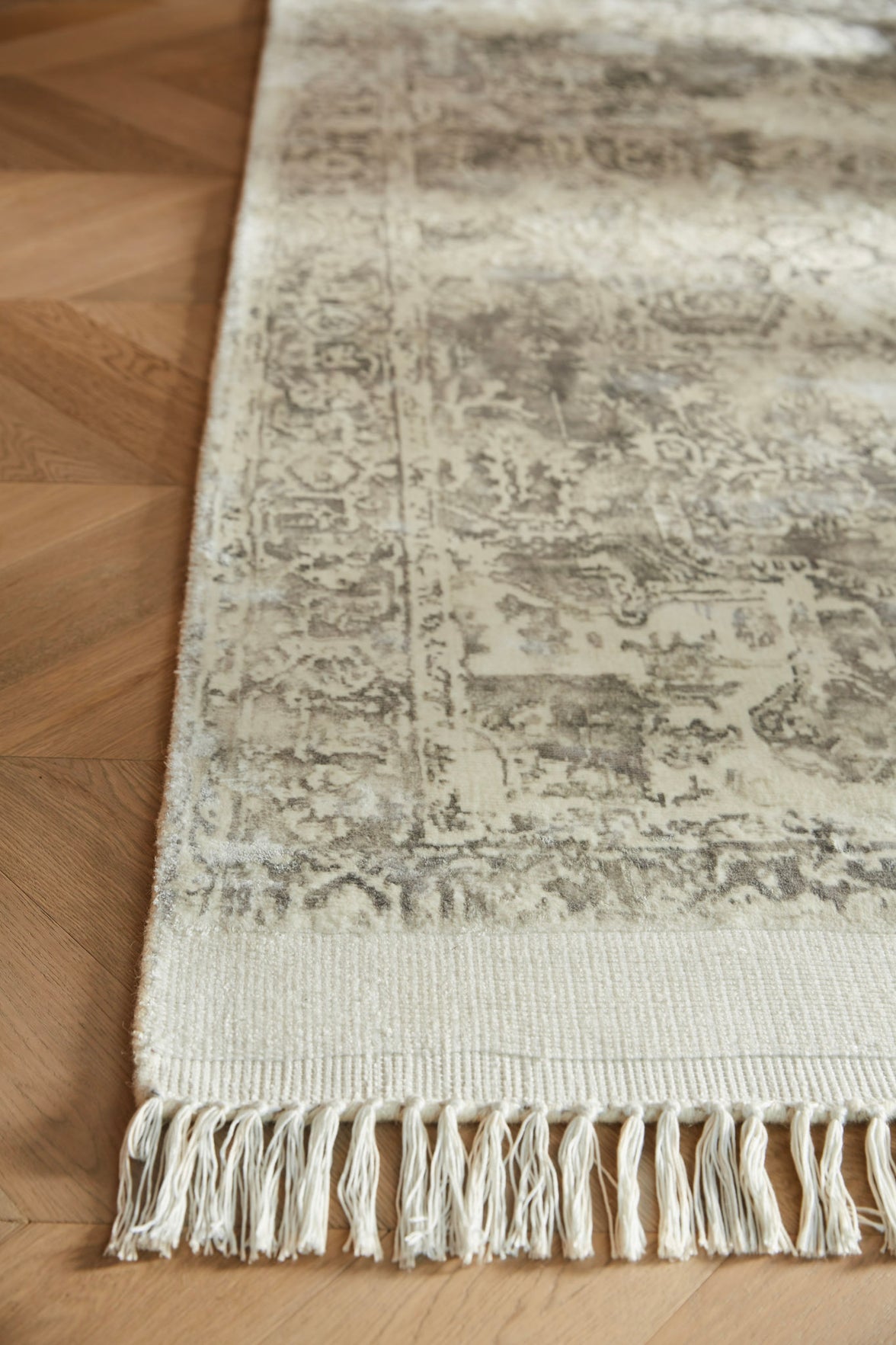 Rug Guru Vintage Fringe Mocha Oyster Handwoven Rug