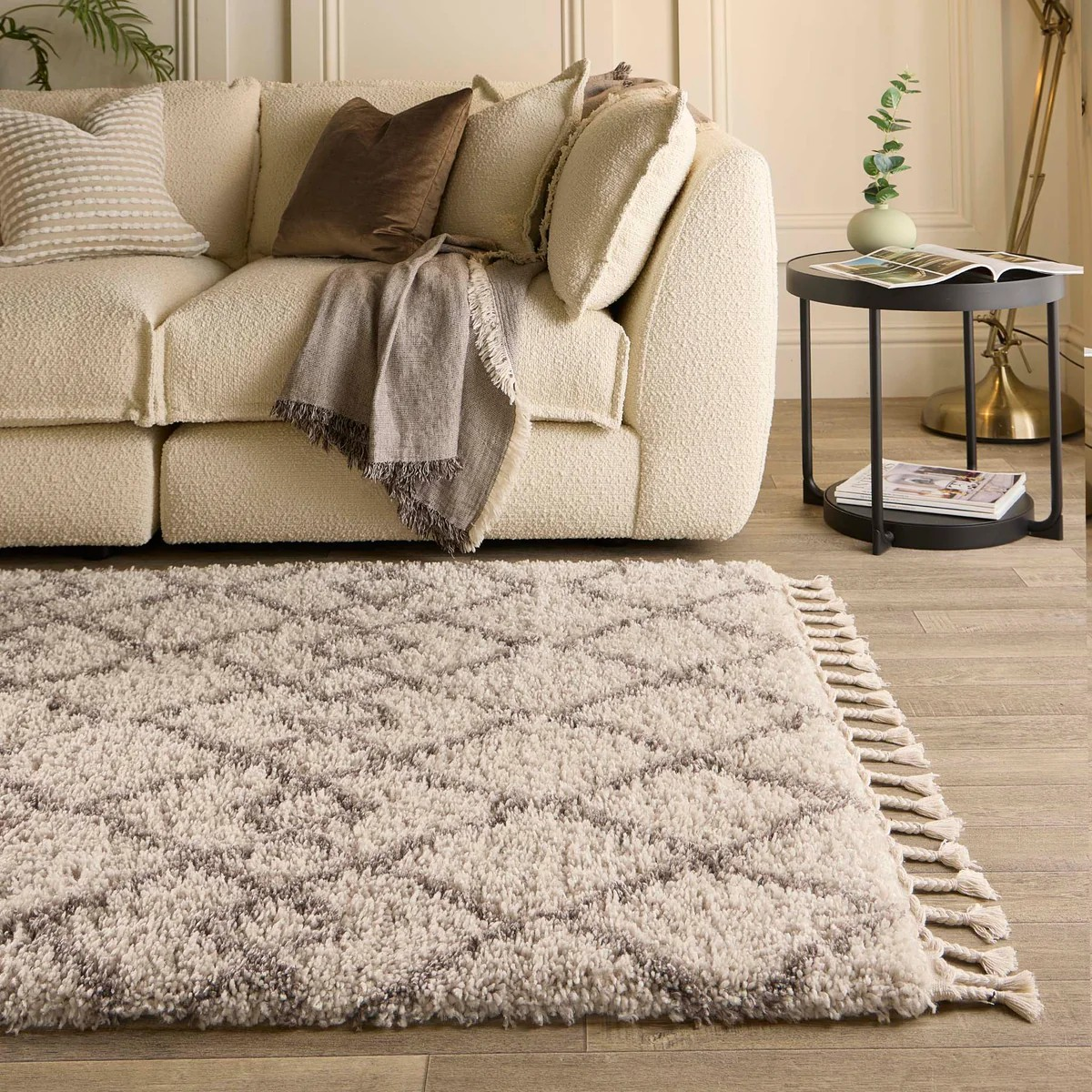 Geometric Diamond Ivory/Light Brown Tasselled Rug