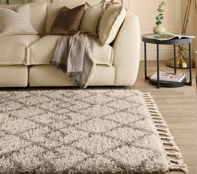 Geometric Diamond Ivory/Light Brown Tasselled Rug