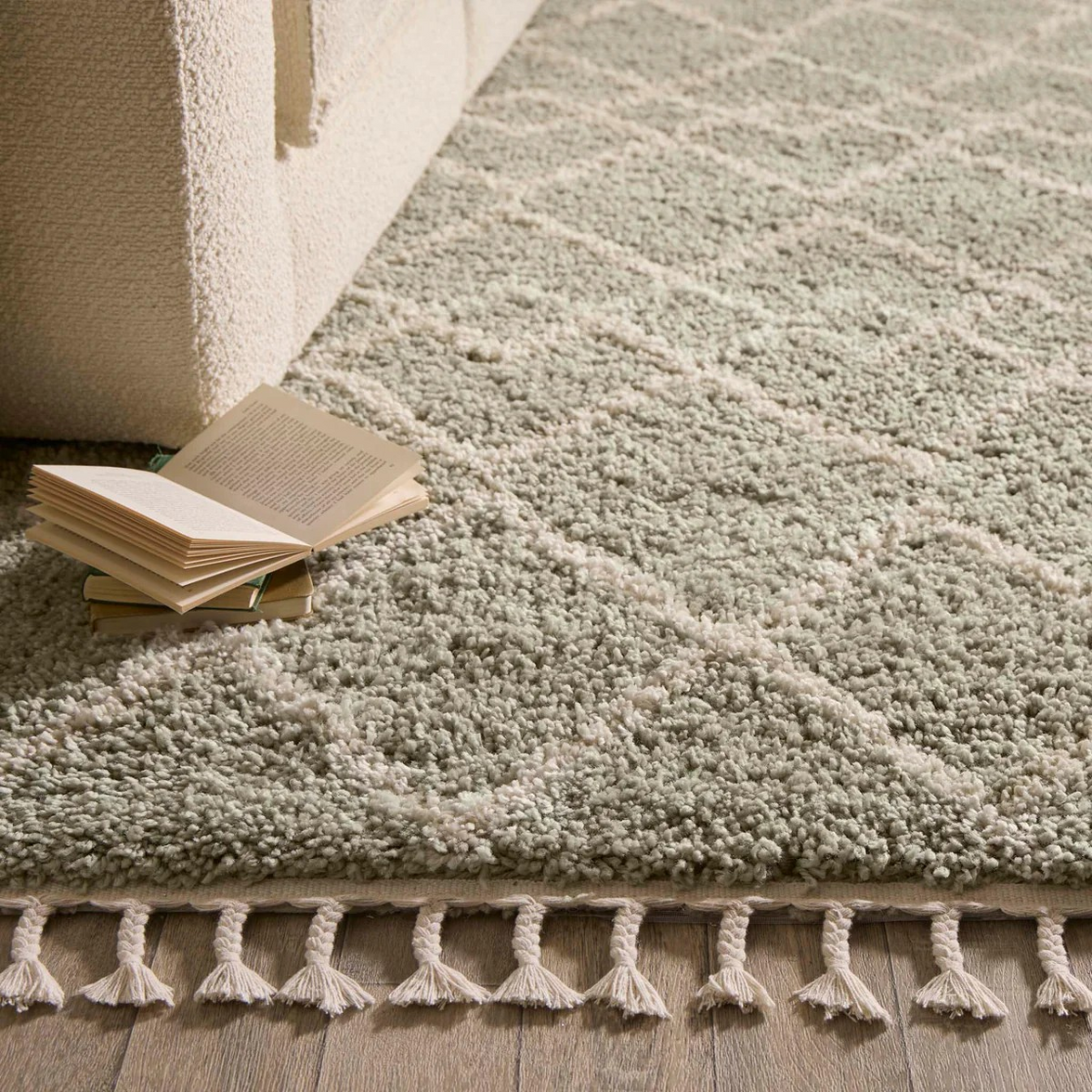 Geometric Diamond Green/Ivory Tasselled Rug